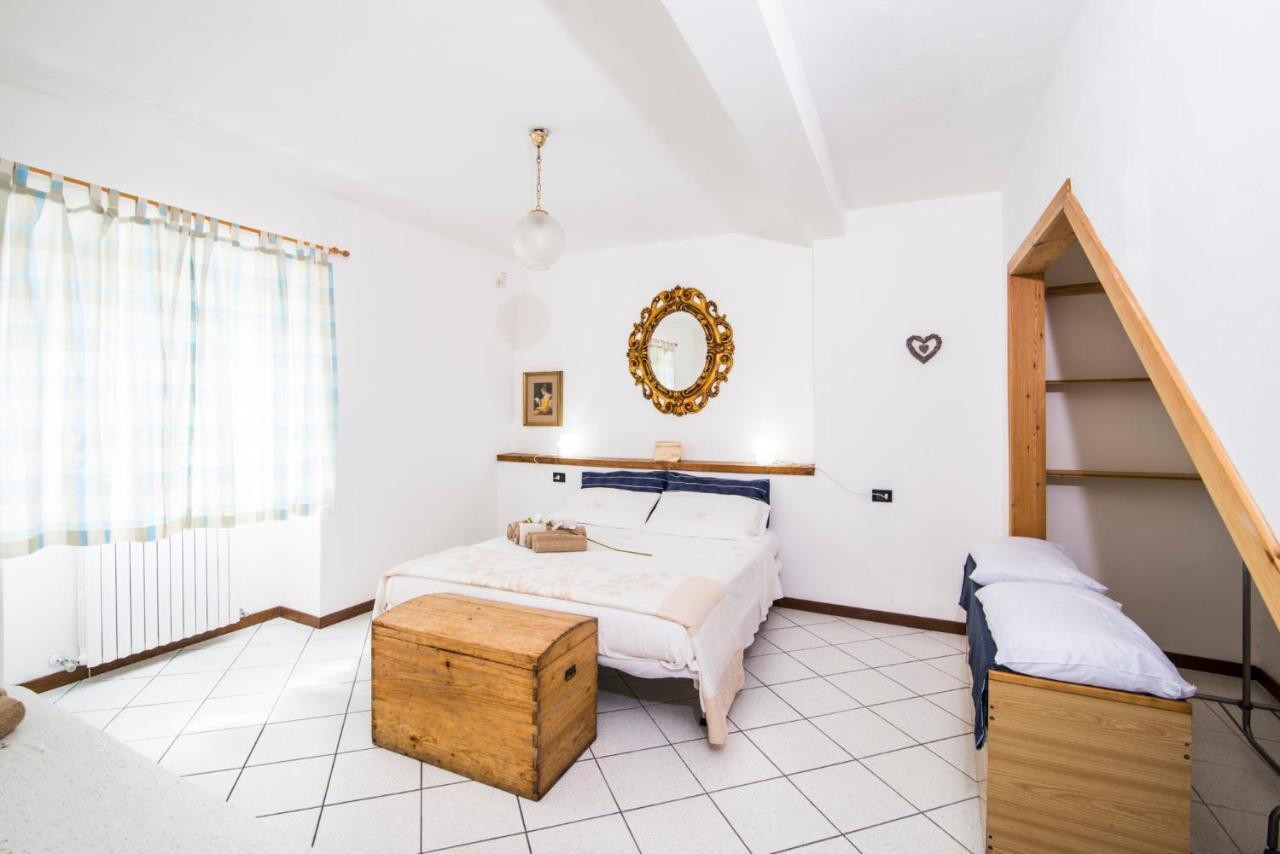 Casa Vacanze Linda Джера-Ларіо Екстер'єр фото